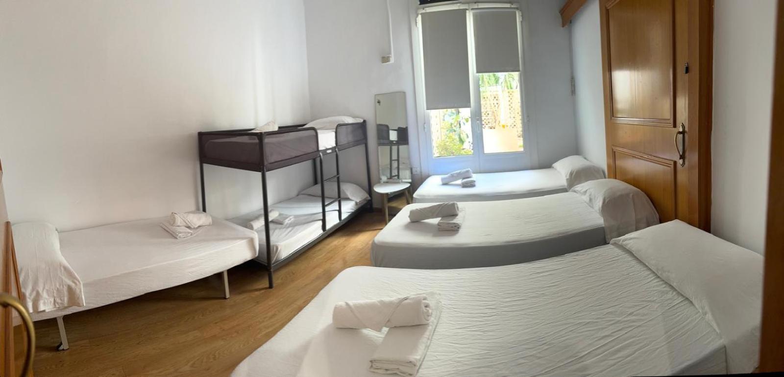 Habitacion Para Grupos Y Familias Hasta 8 Barcelona Kültér fotó