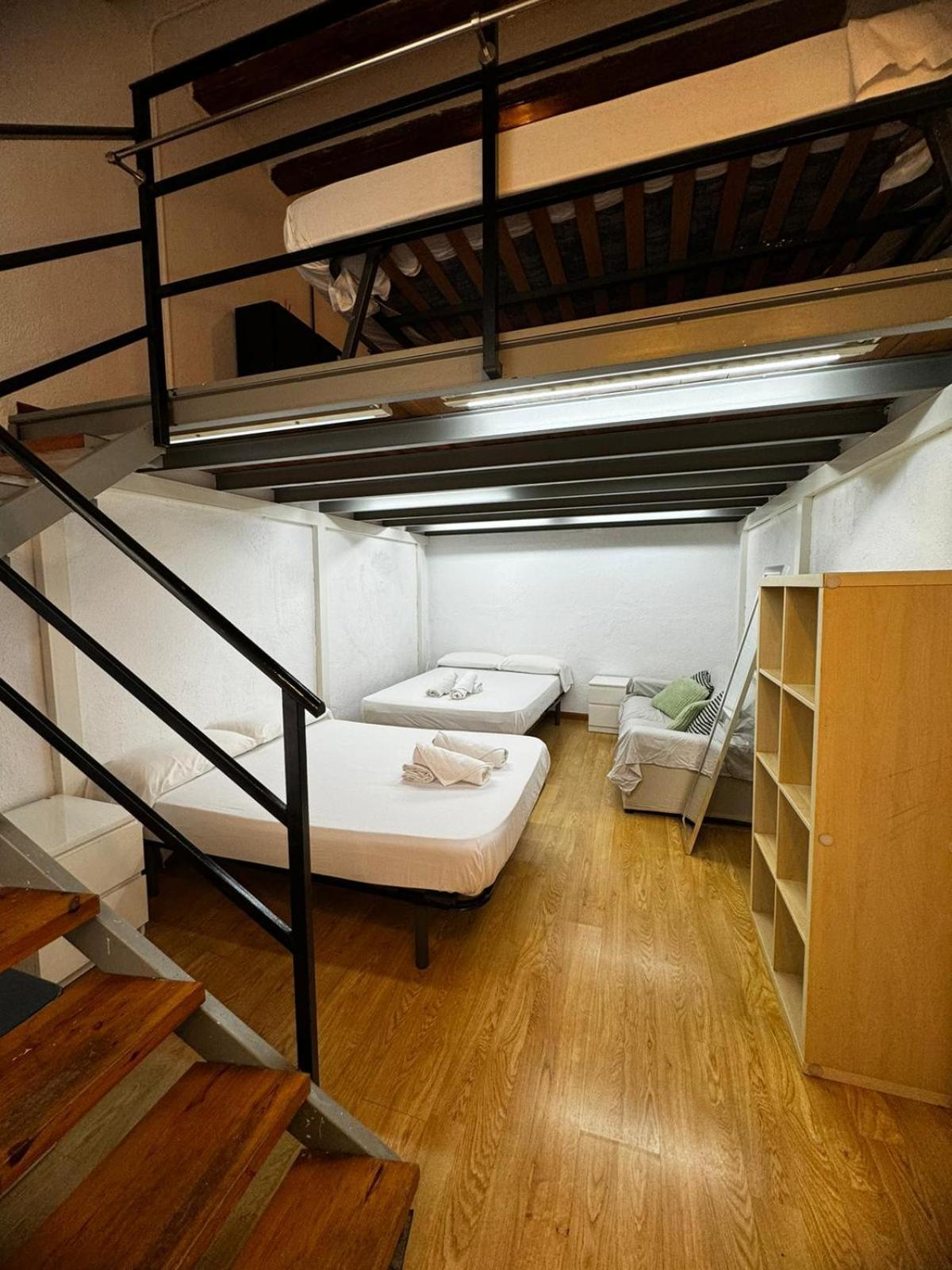 Habitacion Para Grupos Y Familias Hasta 8 Barcelona Kültér fotó