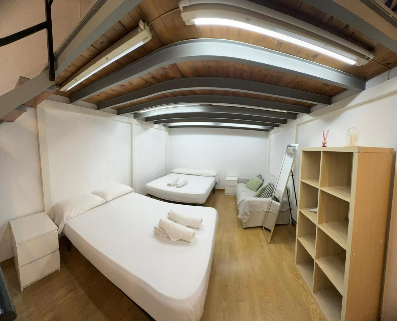 Habitacion Para Grupos Y Familias Hasta 8 Barcelona Kültér fotó